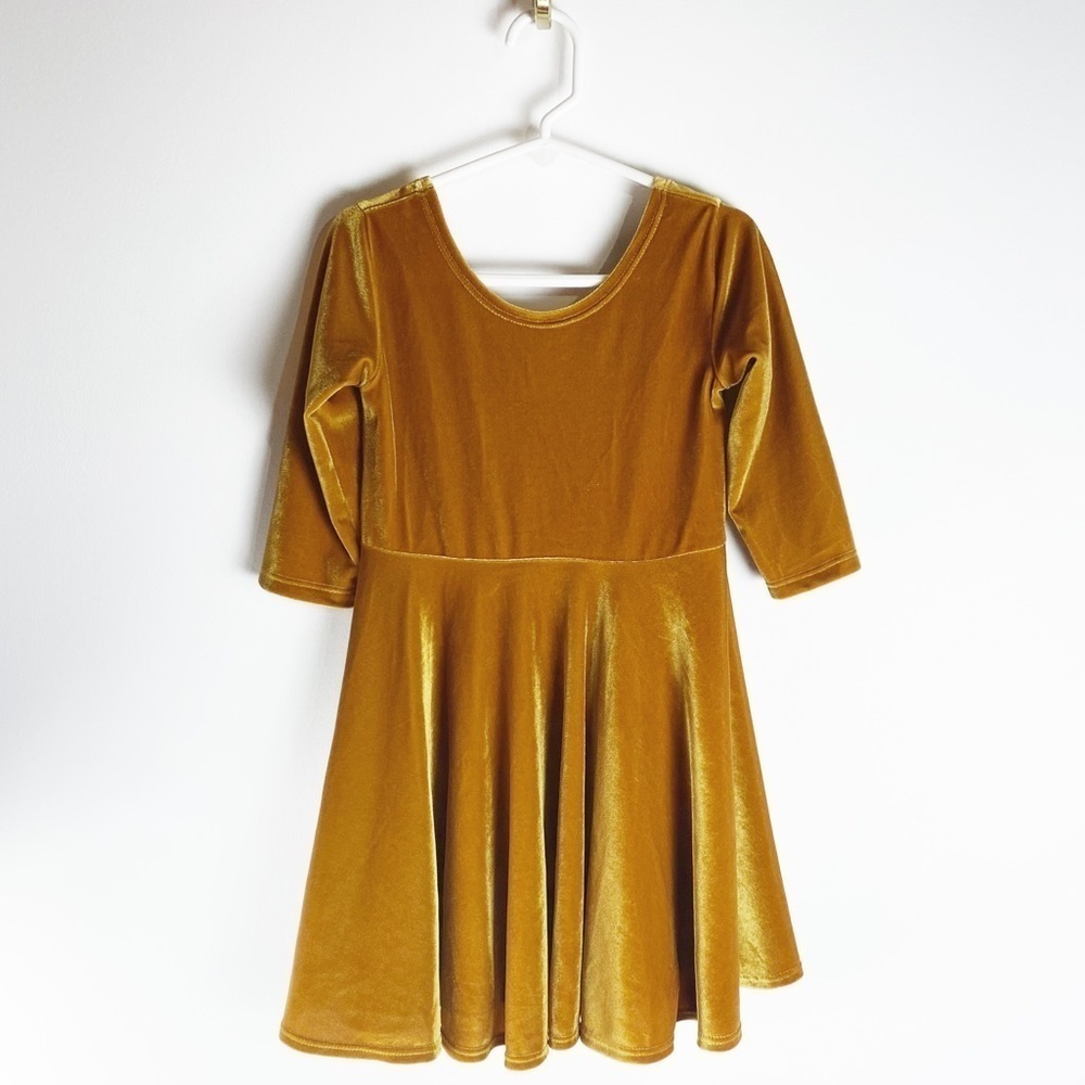 FI & ME Twirly Velvet dress in Golden Yellow Made in the USA 🇺🇸 Kids size 4